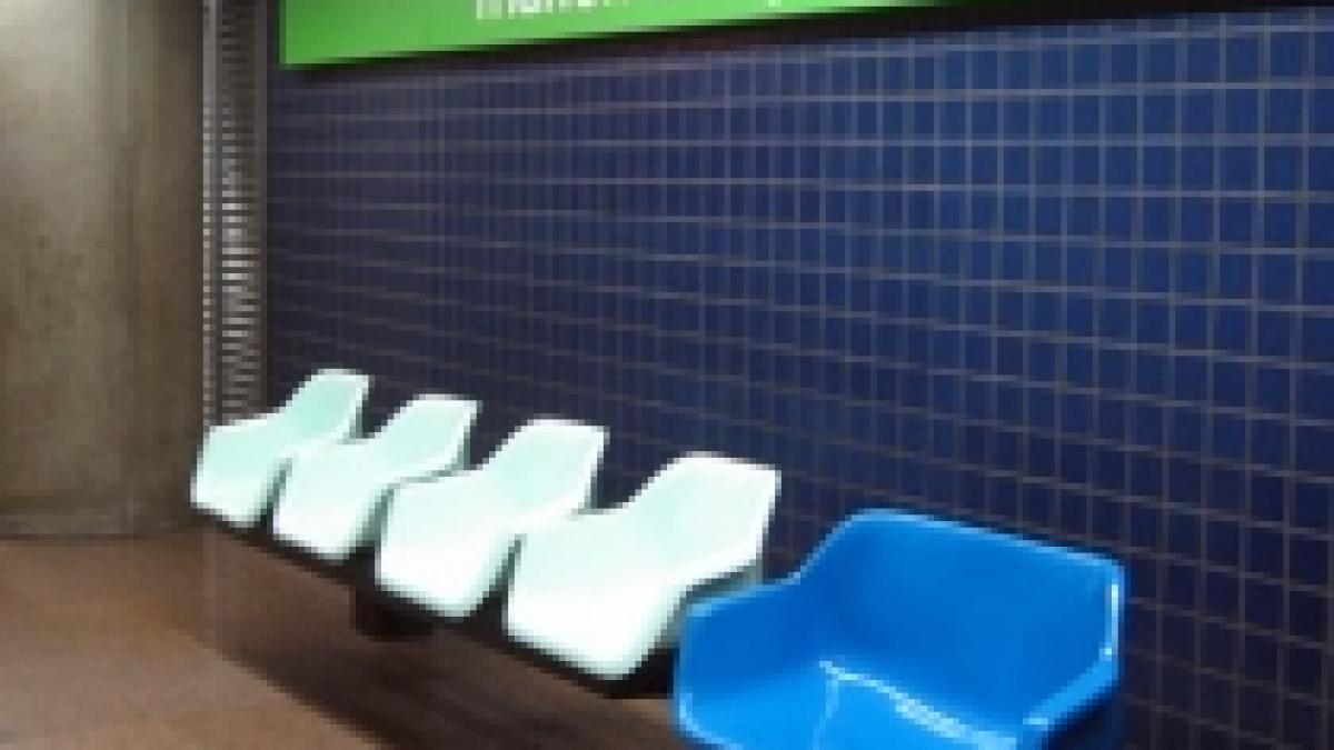 locuri speciale pentru persoanele supraponderale in metroul din sao paolo foto