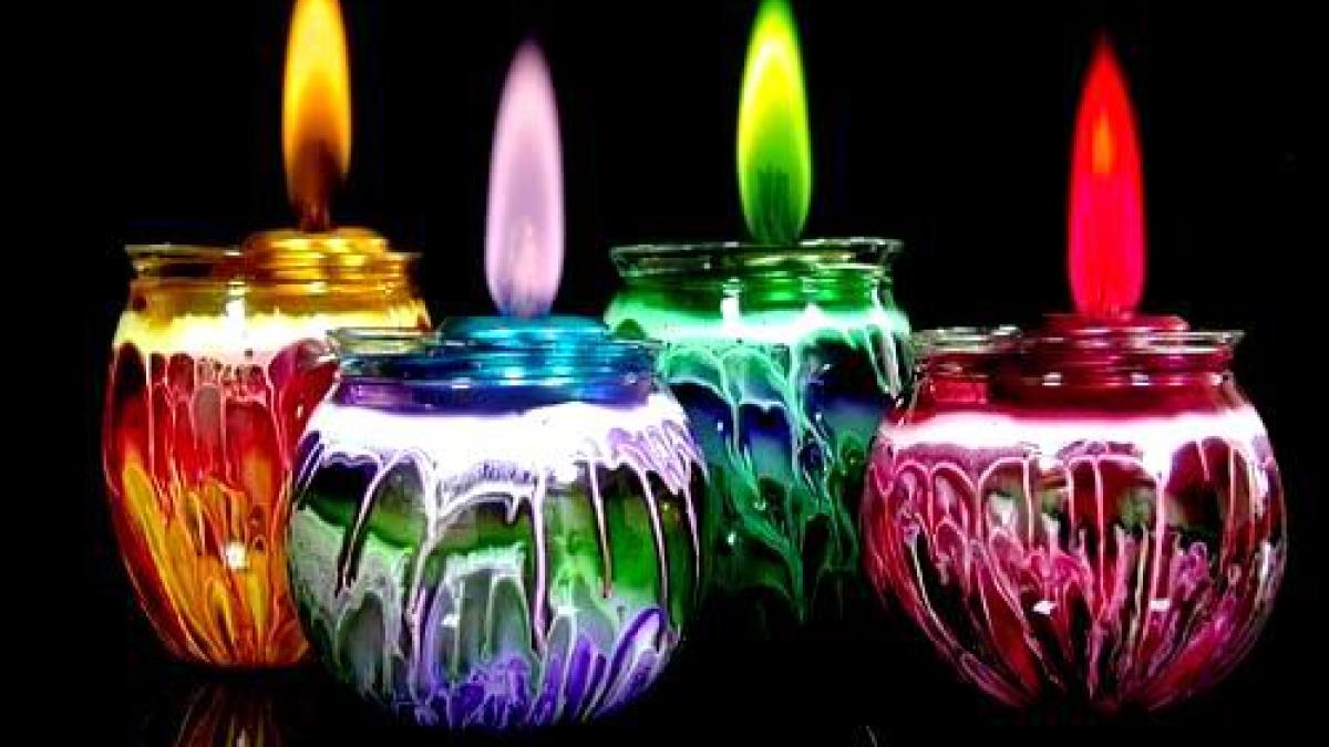 Studiu: Lumânările parfumate pot conduce la apariţia cancerului