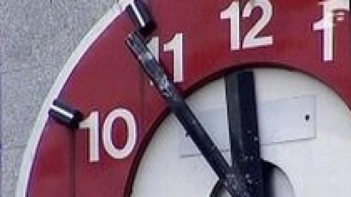 sua locuitorii orasului paterson obligati sa intre in case la miezul noptii video