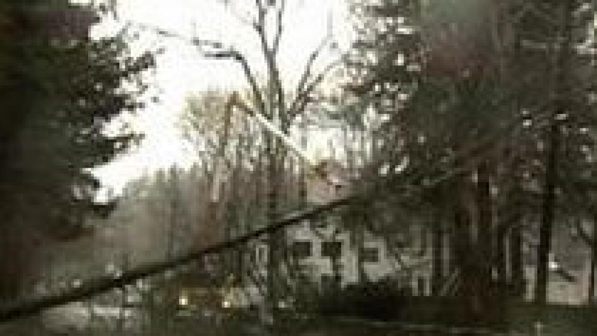 furtuni violente in sua si canada soldate cu un mort si zeci de raniti video