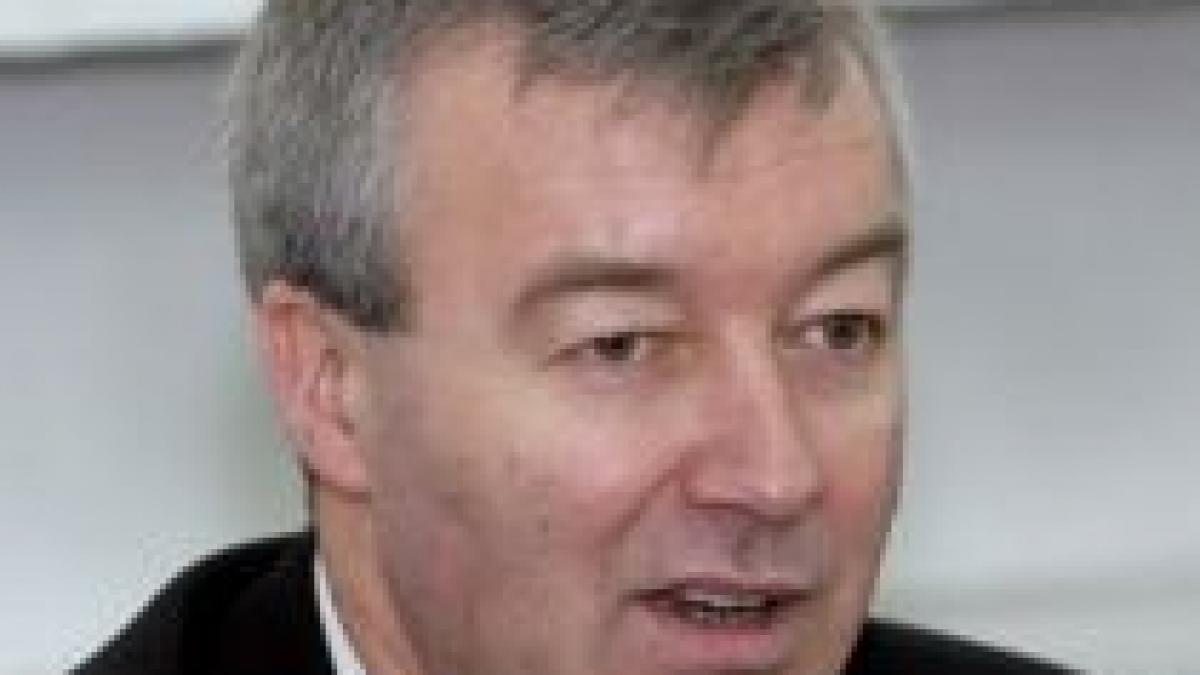 aurel cazacu a demisionat din functie la solicitarea lui adriean videanu video