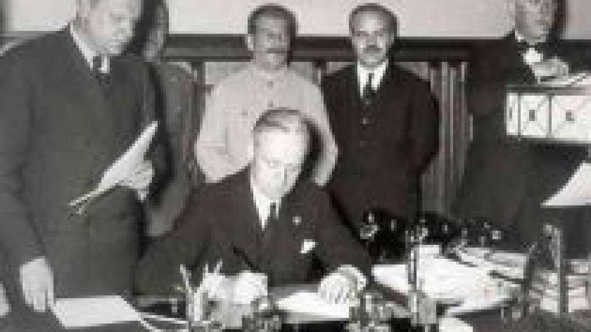 23 august 70 de ani de la semnarea pactului molotov ribbentrop