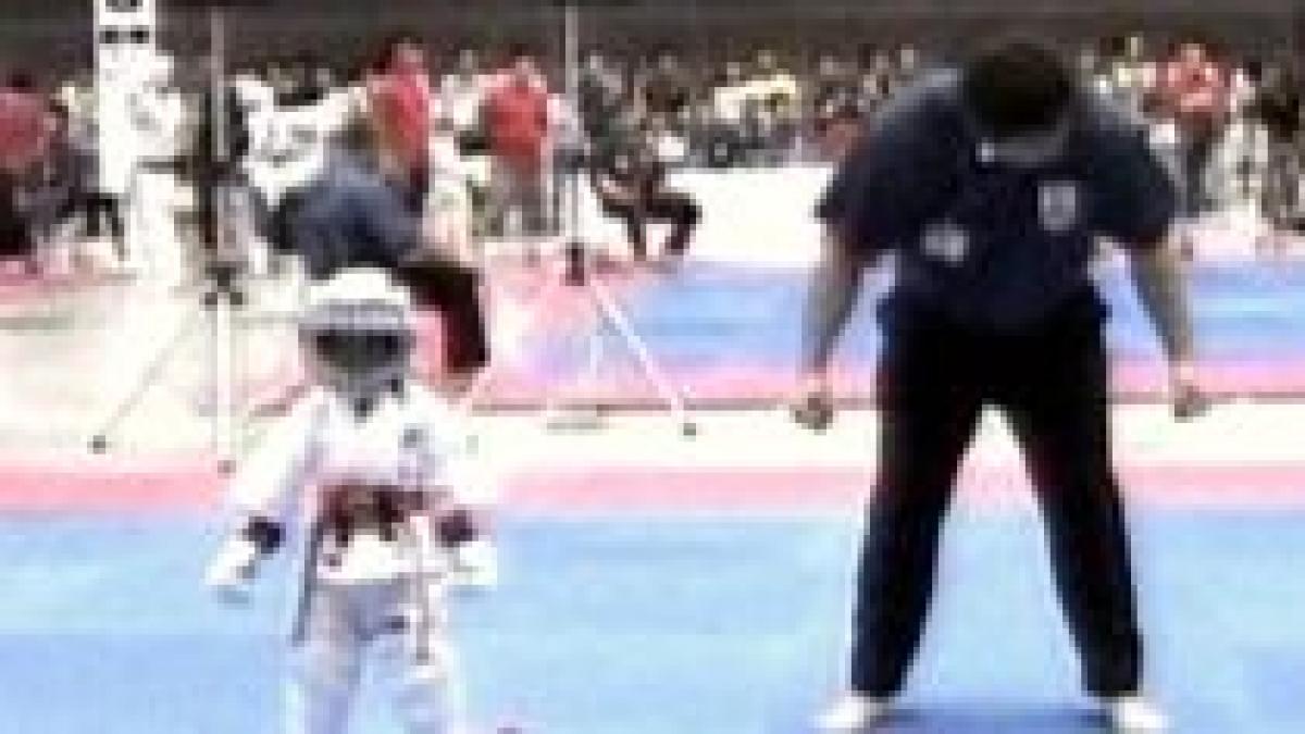 campionat mondial de karate pentru copii organizat la tokyo video