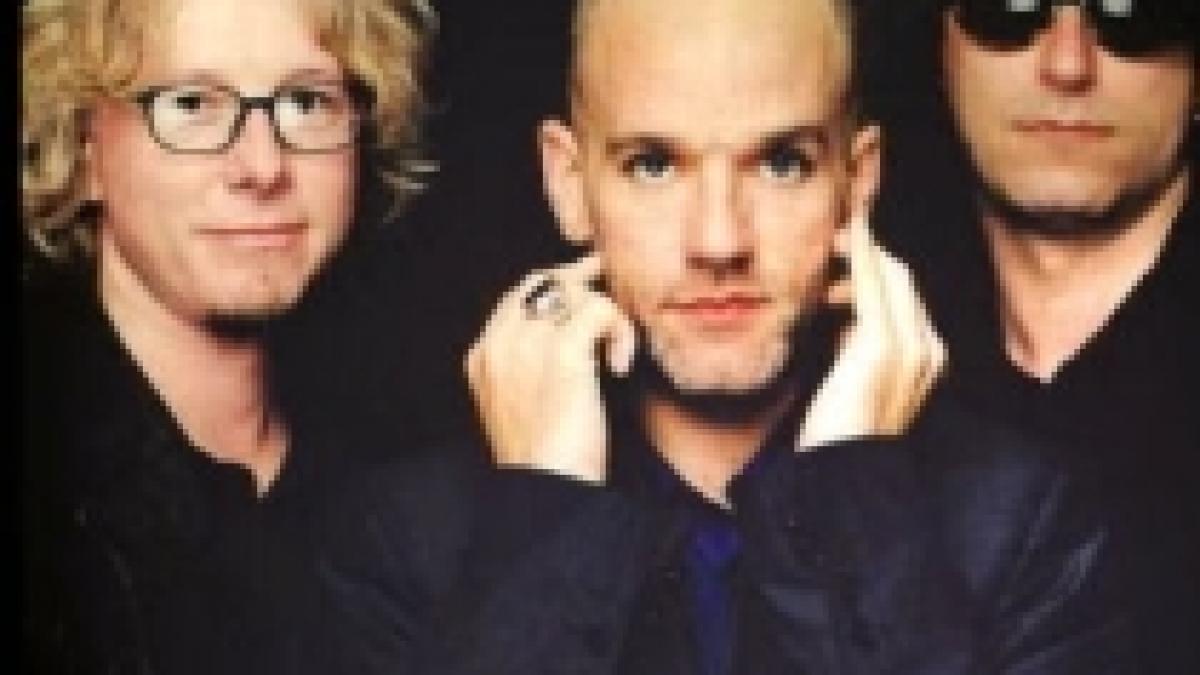 trupa r e m lanseaza un nou album pe 26 octombrie