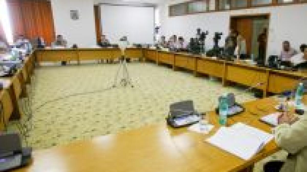 comisia udrea marti sunt audiati reprezentantii firmelor cu contracte la ministerul turismului