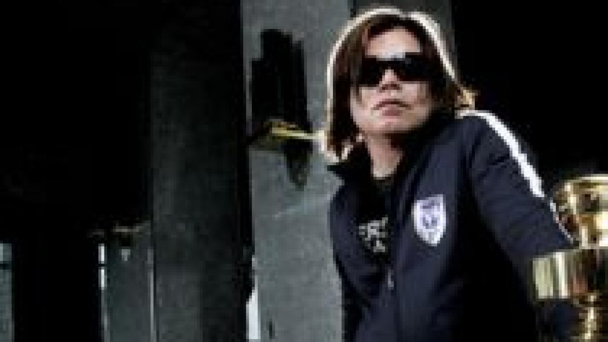 dj ul britanic paul oakenfold va incalzi atmosfera pentru madonna de la 20 30 video