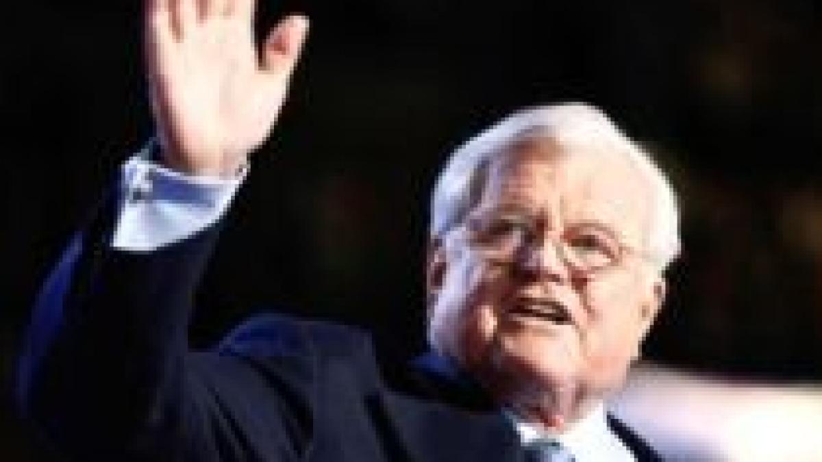 ted kennedy va fi inmormantat sambata alaturi de fratii sai john si bobby