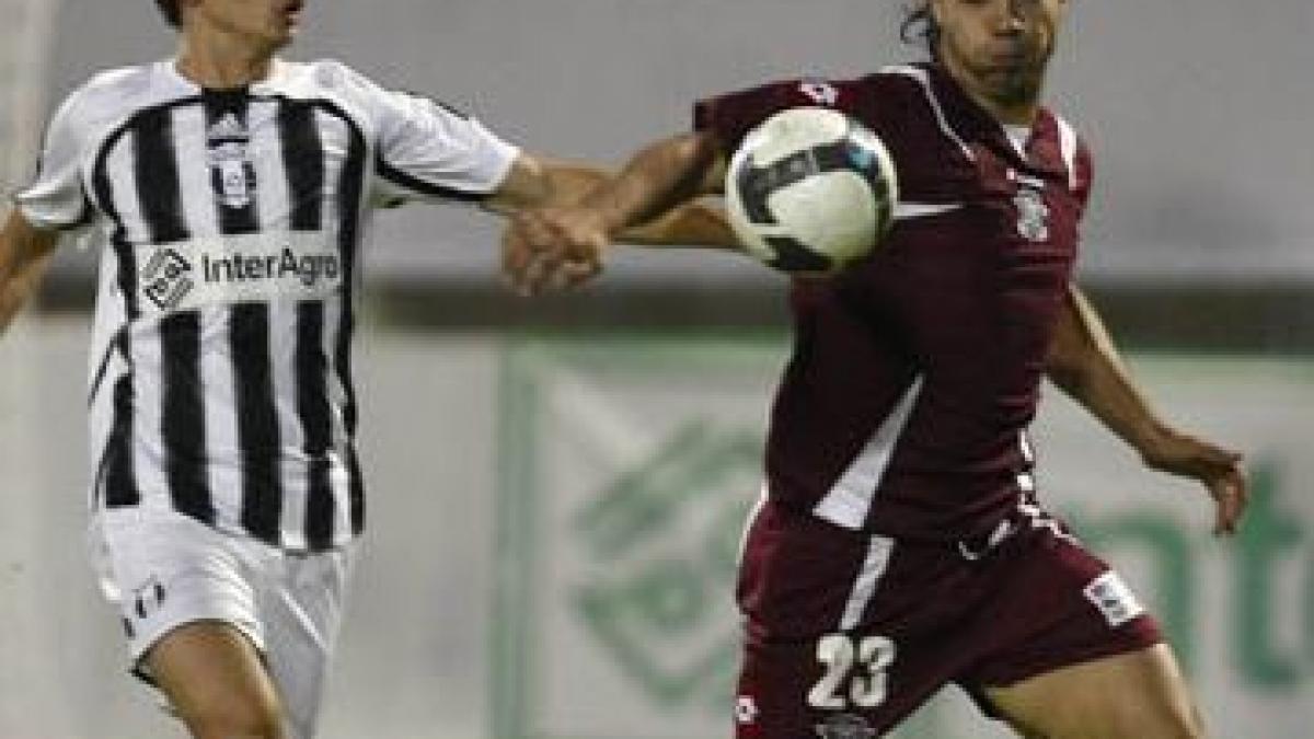 astra rapid 3 1 dupa ce oaspetii au deschis scorul fanii giulesteni au vrut sa intre pe teren