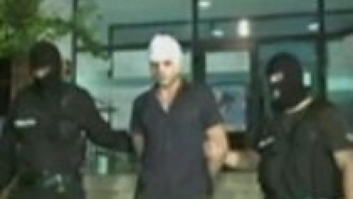 un barbat din bacau si a omorat fiica de trei ani crezand ca e posedata de diavol video