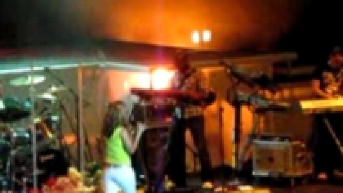 a ramas fara voce anastacia s a inecat in timpul concertului din bucuresti video