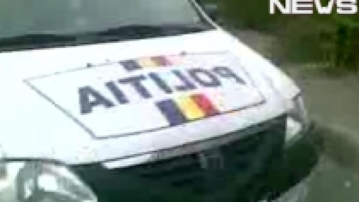 cum parcheaza politistii pe o strada cu sens unic video