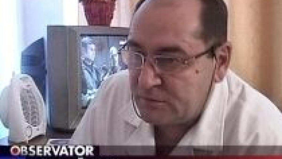 Părinţii fetiţei născute prematur la Oradea, ameninţaţi de medici