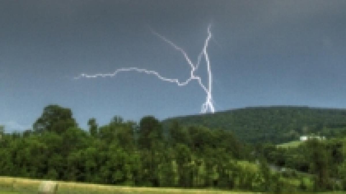 furtuni puternice in polonia doi oameni au murit si mai multi sunt raniti