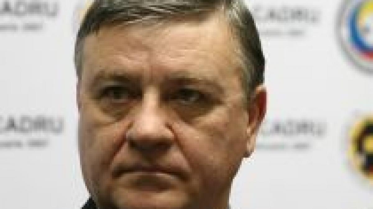 mircea sandu ii da timp lui razvan lucescu oamenii din fotbal il critica