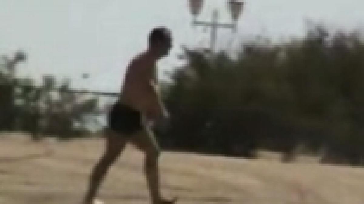 emil boc si a serbat ziua de nastere in slip la mare video