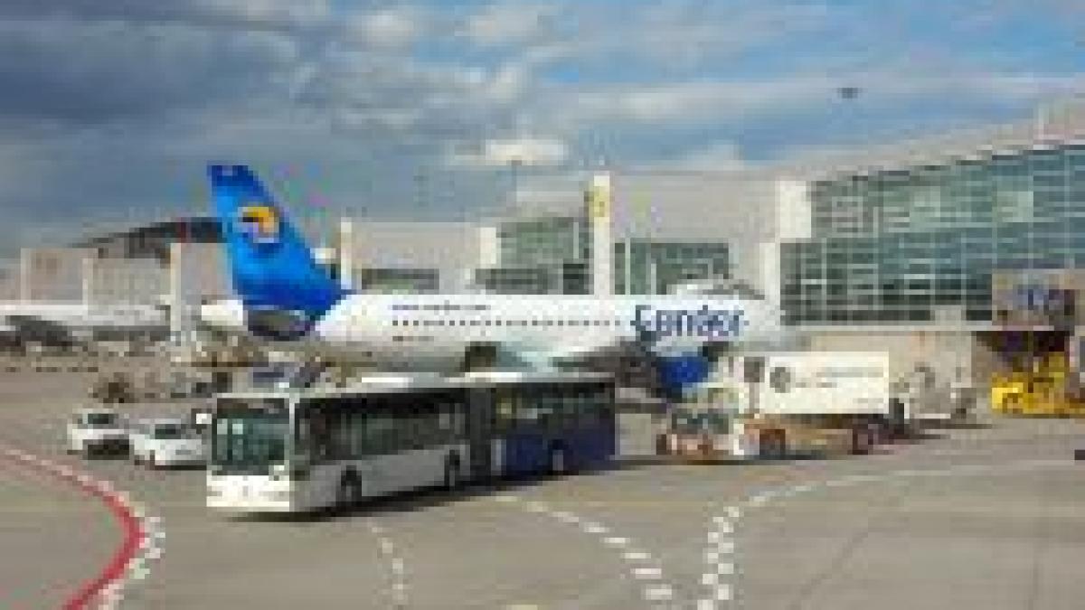 frankfurt doi vamesi raniti pe aeroport dupa ce un pachet pe care il controlau a explodat