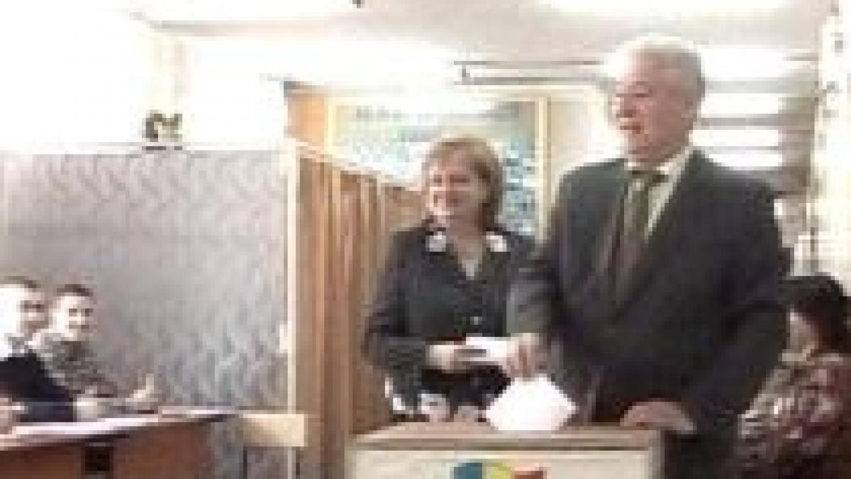 vladimir voronin si a anuntat oficial demisia