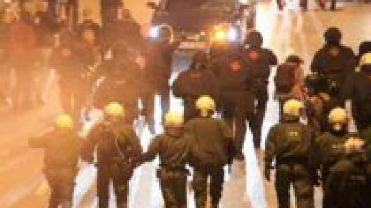 confruntari intre politie si manifestantii de stanga pe strazile din hamburg