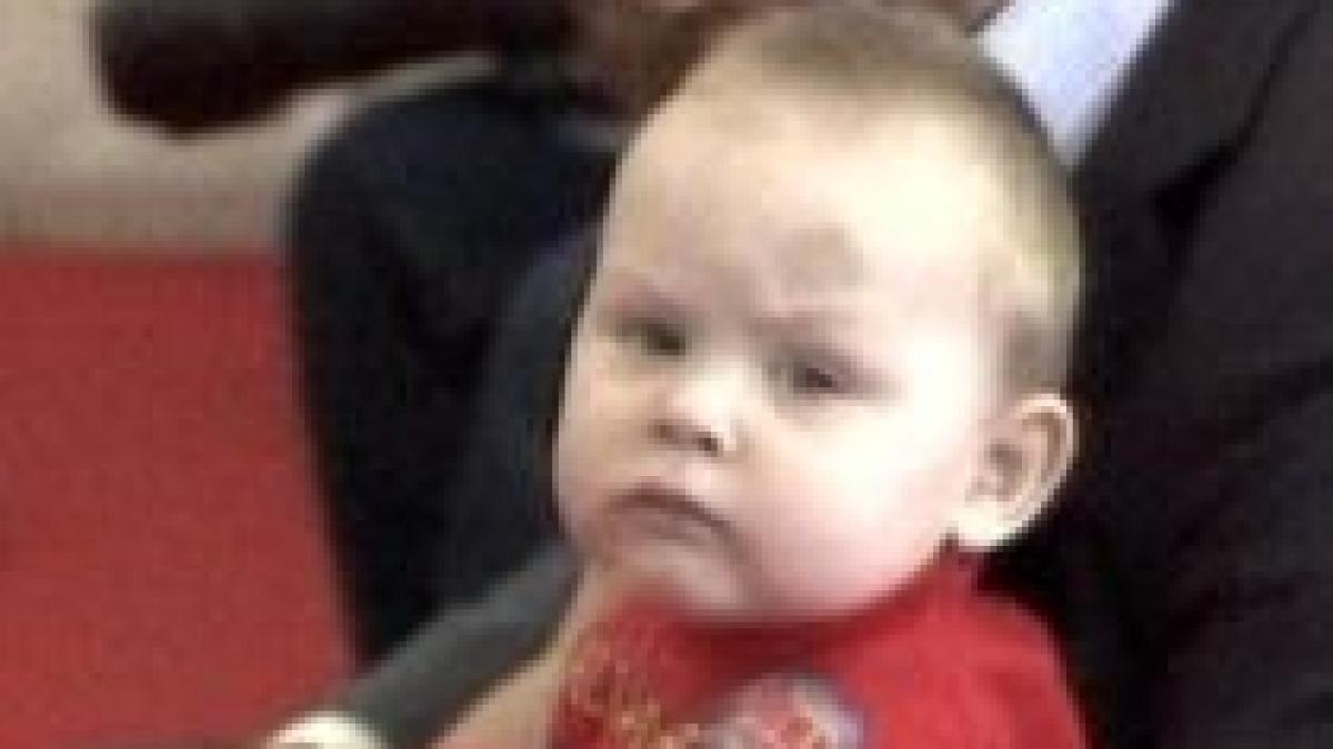 elton john vrea sa infieze un copil din ucraina