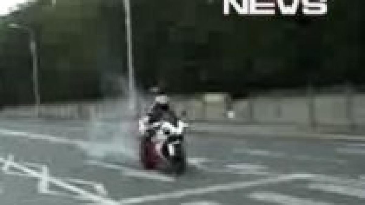 un motociclist a atins 300 de kilometri pe ora intre craiova si bals video