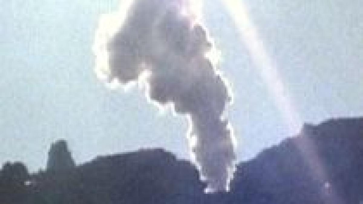 sase vulcani au erupt simultan in peninsula kamciatka din rusia