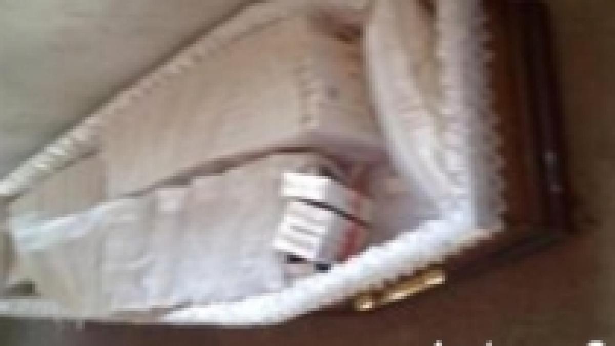 contrabanda macabra 1 740 de pachete de tigari netimbrate ascunse in sicrie foto