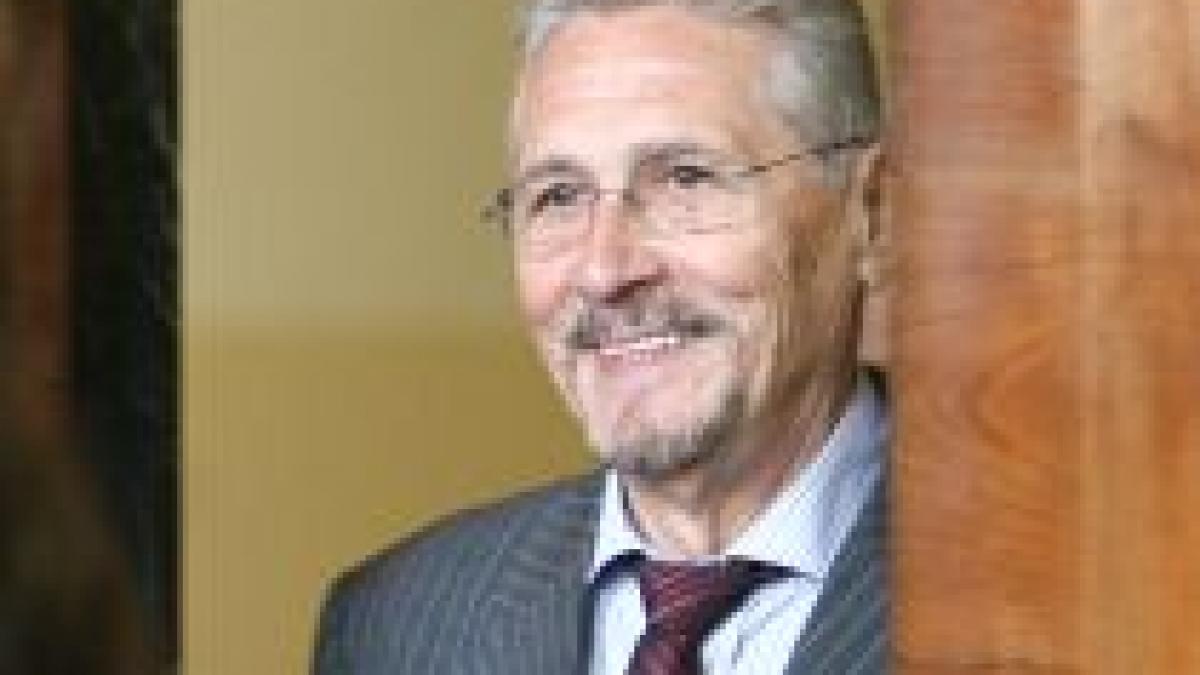 emil constantinescu a fondat un comitet de sprijin pentru candidatura lui crin antonescu