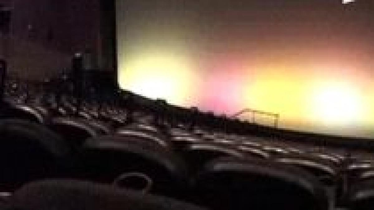 in doua luni romania va avea un cinematograf 3d modern in lume sunt doar 400