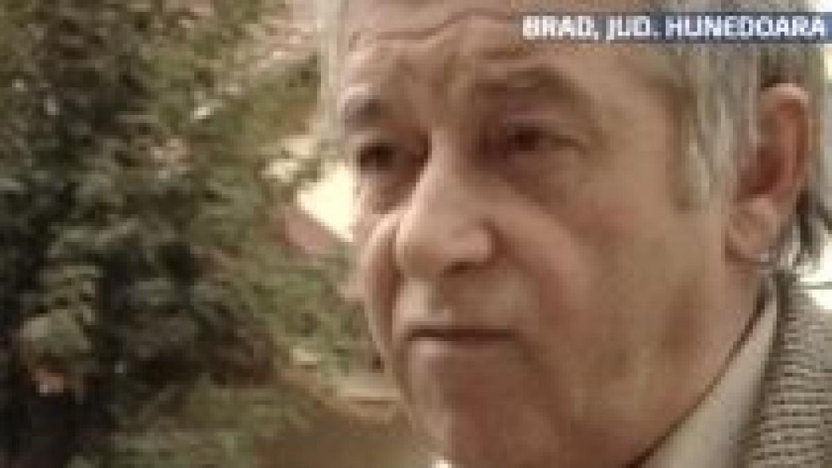 profesor de matematica filmat in timp ce ii facea avansuri sexuale unei eleve video