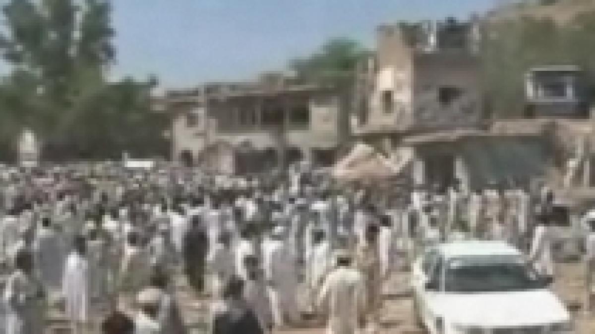 carnagiu in pakistan 33 de persoane ucise in urma unui atentat cu o masina capcana