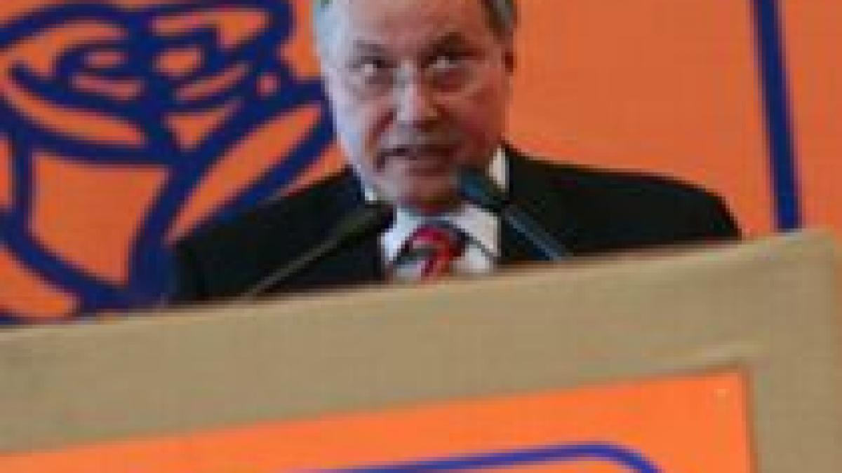 deputatii pdl fac scut in jurul lui udrea pnl si psd acuzate de aservirea politica a aparatului