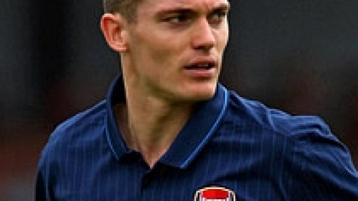 arsenal wigan 4 0 dubla a lui vermaelen si tunarii iau punctele rezultate anglia video