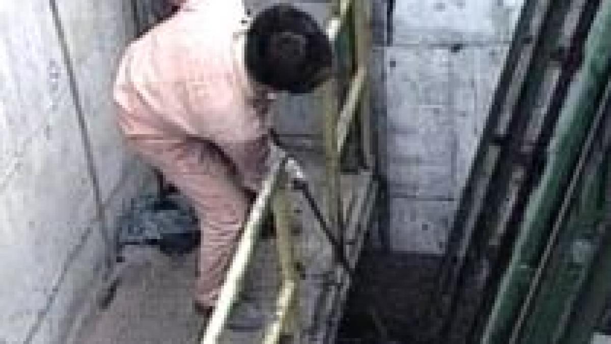 o femeie a cazut de la cinci metri intr un bazin al statiei de epurare a apei glina