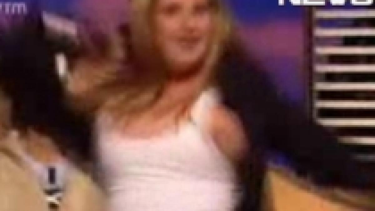 a dansat cu sanul la vedere in cadrul unei emisiuni de televiziune video