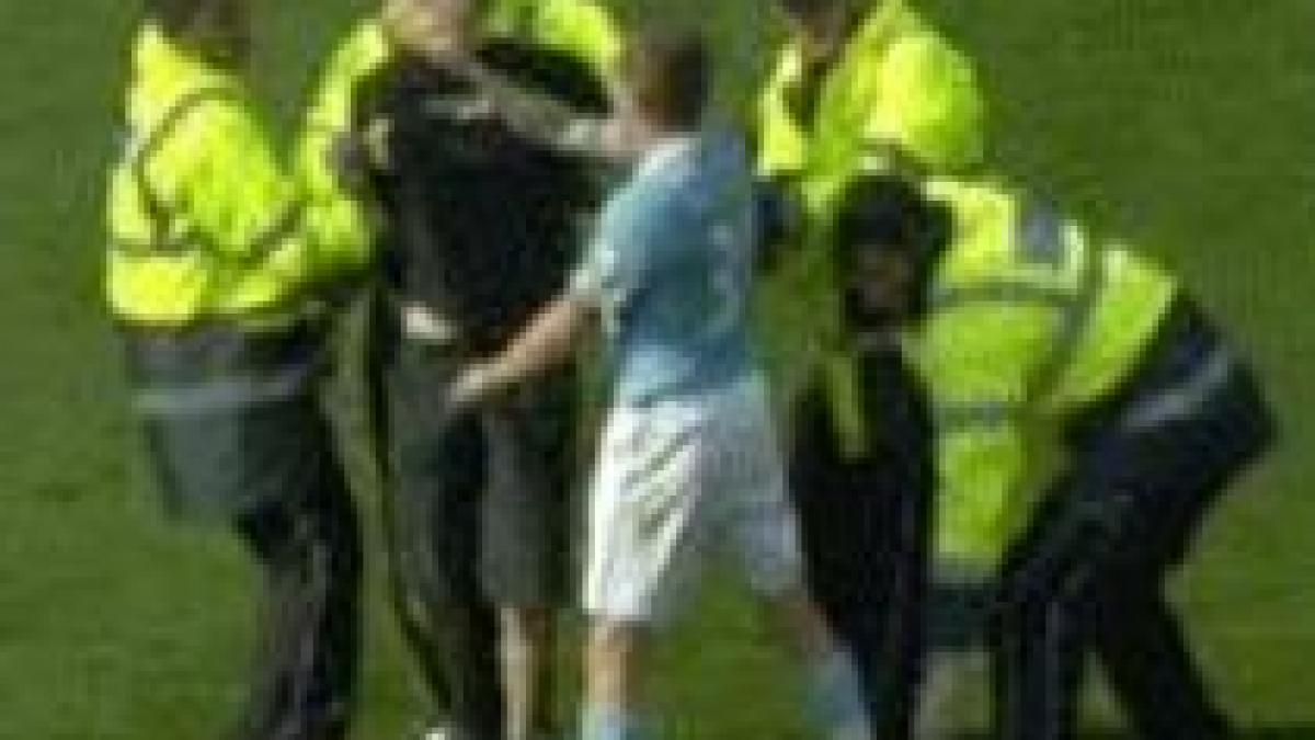 bellamy i a tras un pumn unui fan dupa united city si este anchetat de politie video