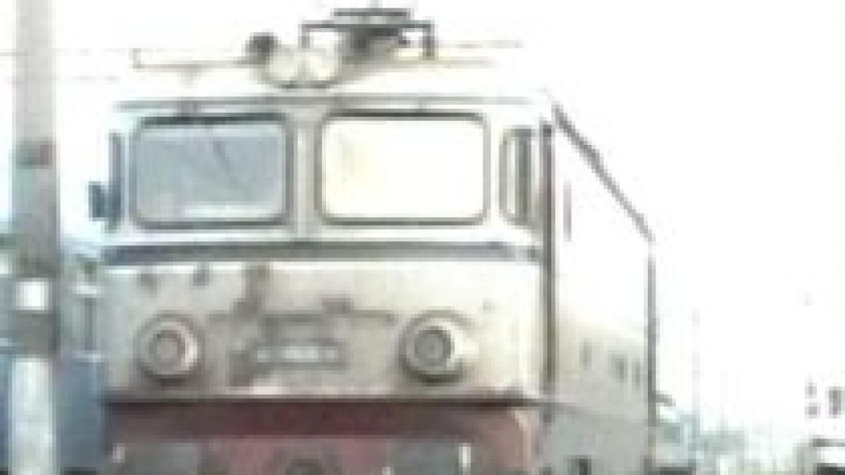 angajatii cfr avertizeaza ca vor intra in greva pe 1 octombrie daca nu si primesc salariile