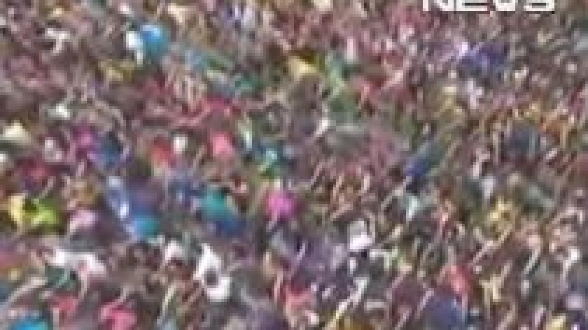 flash mob pe muzica black eyed peas la debutul celui de al 24 lea sezon al emisiunilor lui oprah