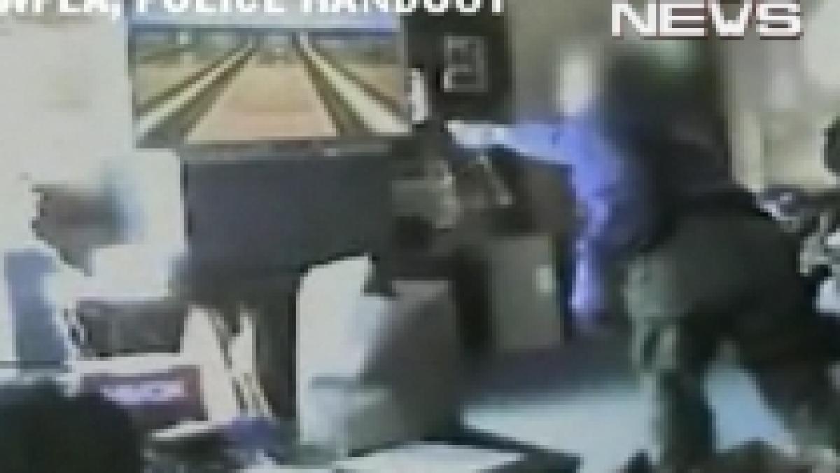 politistii americani la joaca in casa traficantilor de droguri video