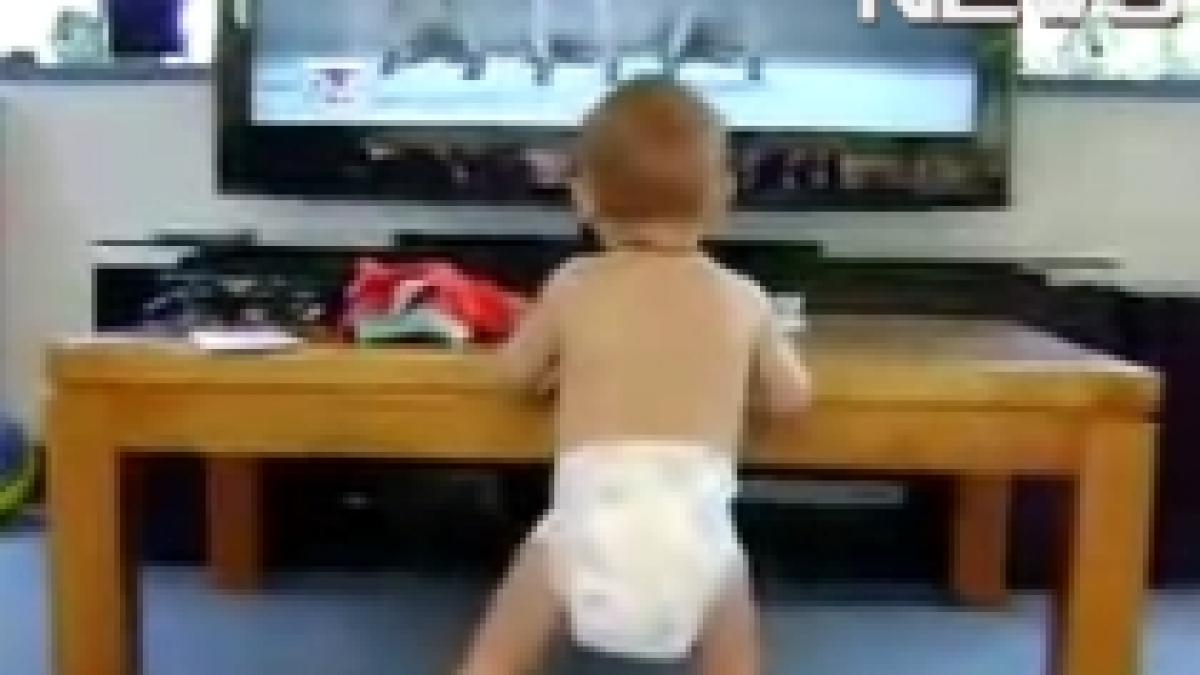 un bebelus danseaza pe single ladies piesa interpretata de beyonce video