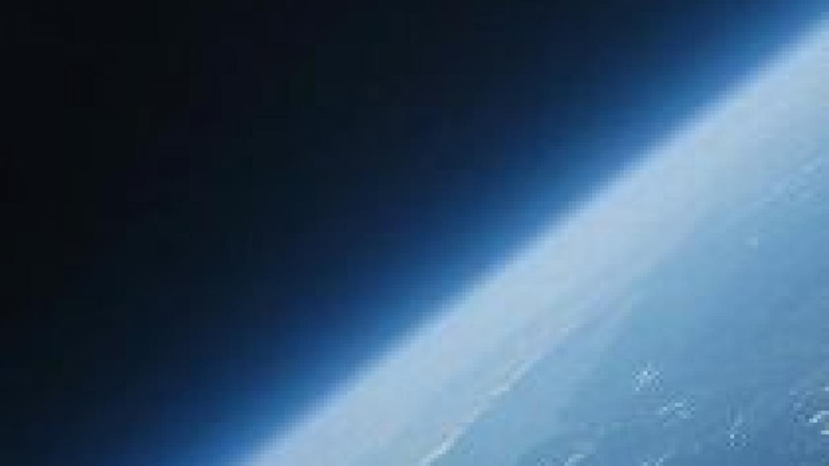 trei studenti au realizat fotografii din stratosfera cu un dispozitiv in valoare de 148 de dolari