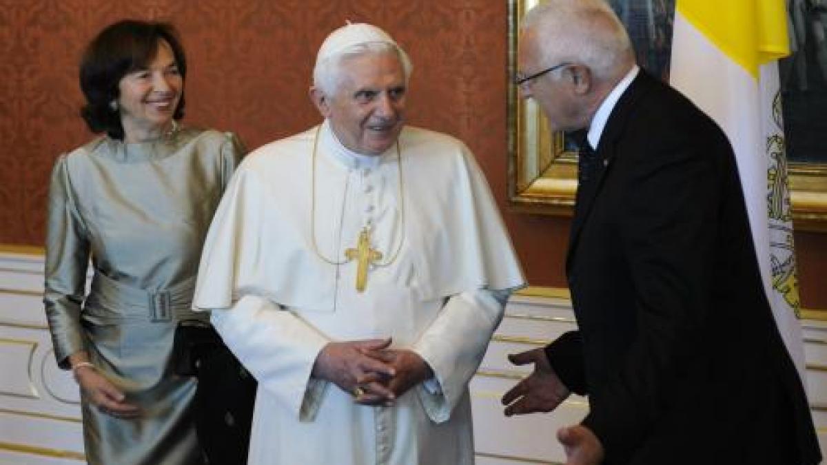 papa benedict al xvi lea efectueaza o vizita de trei zile in cehia