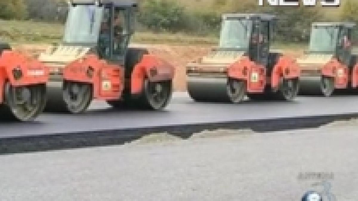 autostrada transilvania au fost asfaltati 30 de kilometri pe tronsonul campia turzii gilau video