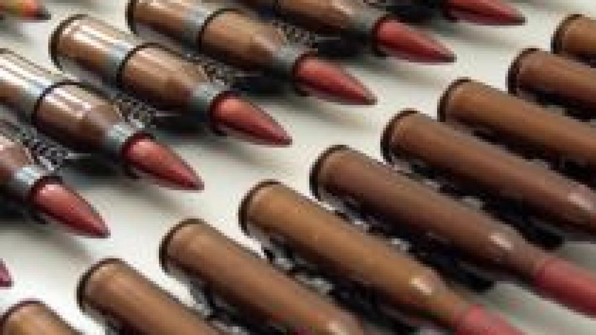 10 000 de cartuse descoperite in portbagajul unei masini la un control de rutina al politiei