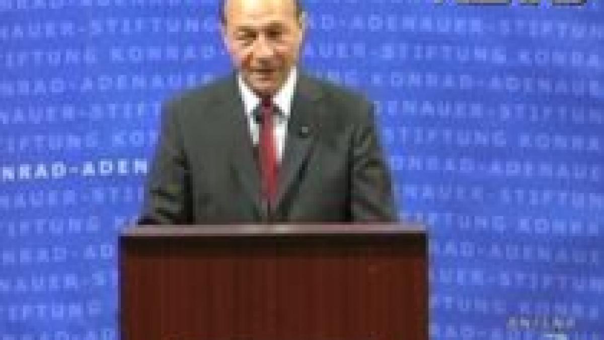 la cinci ani de la preluarea mandatului basescu isi prezinta cv ul video