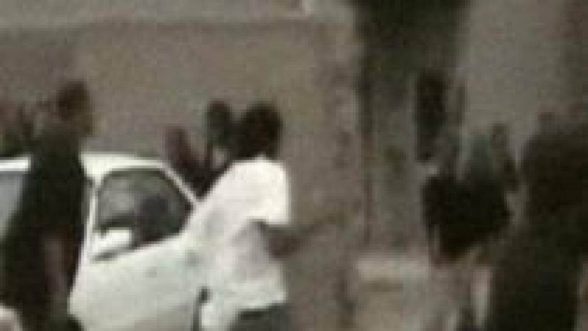 trei adolescenti arestati in cazul elevului ucis in bataie la chicago video