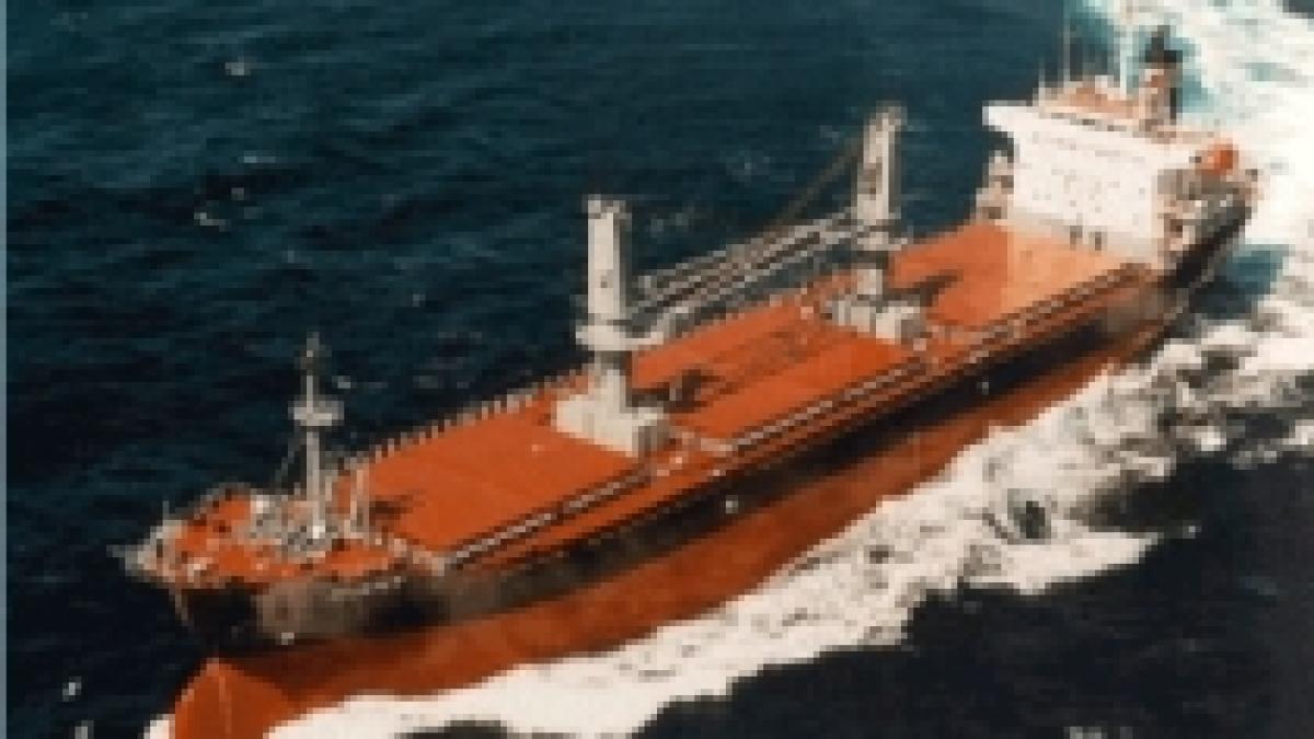 un petrolier care transporta 2 2 milioane de litri de titei a esuat pe fluviul mississippi