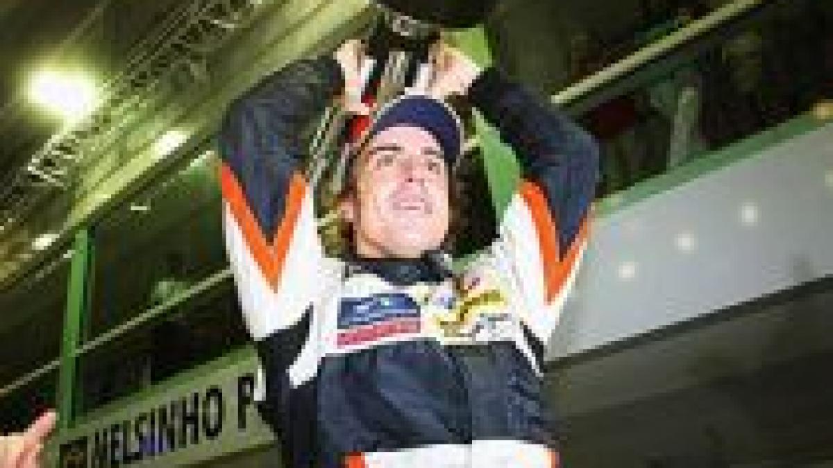 oficial fernando alonso va pilota pentru ferrari in urmatoarele trei sezoane