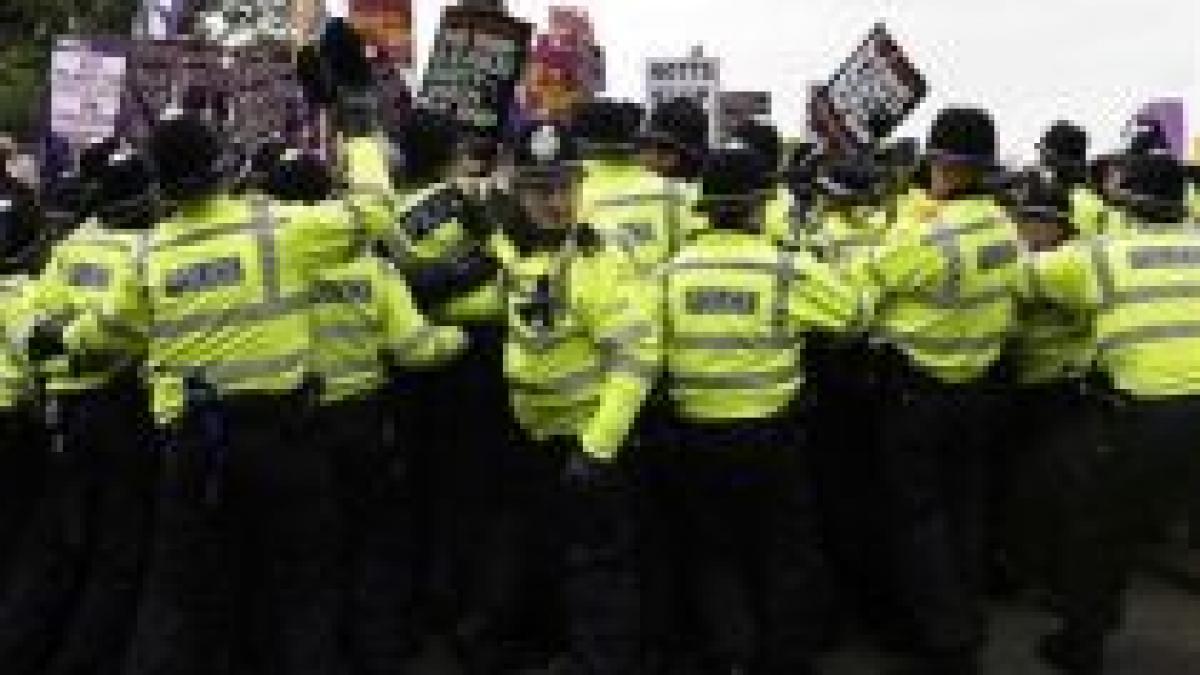 Lupte de stradă în Mexic, în timpul unui protest al studenţilor