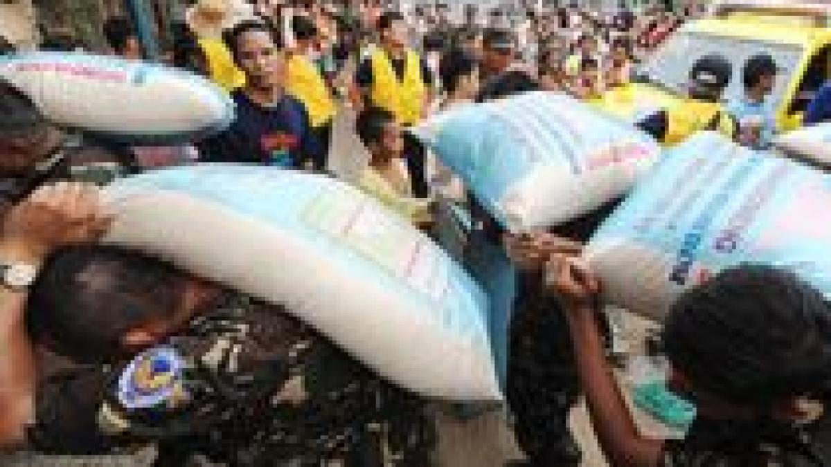 stare de urgenta in filipine taifunul parma va lovi zona de nord a tarii