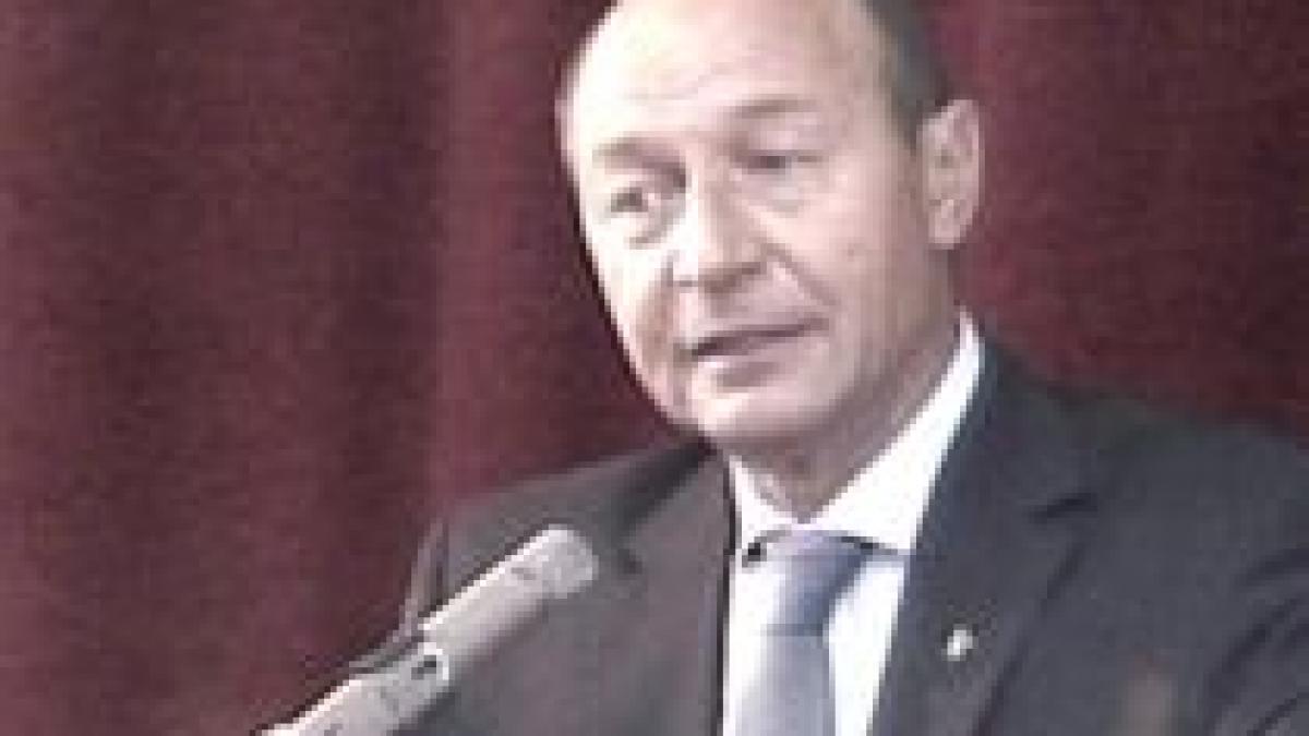traian basescu nici eu nici guvernul nu ne am propus sa scoatem tara din criza video